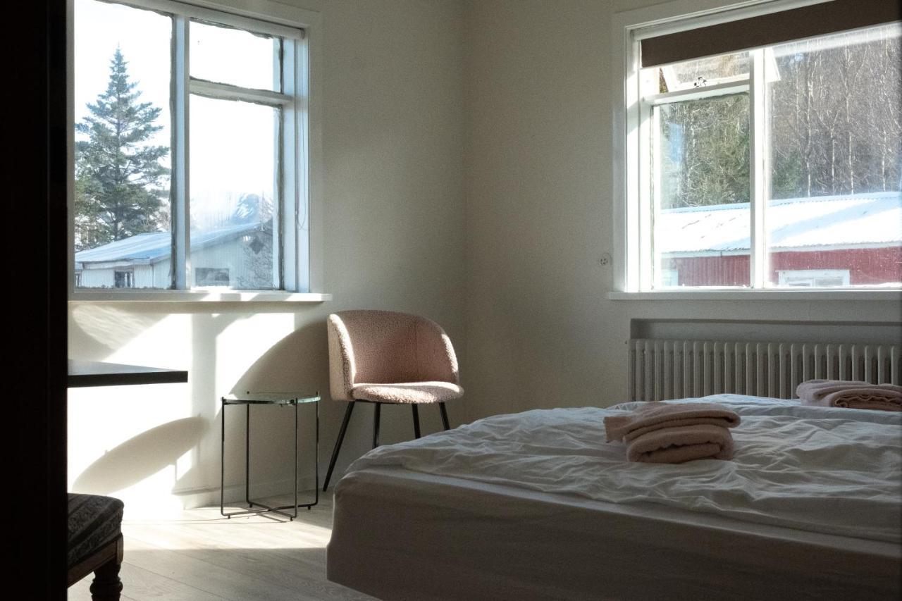 The Guesthouse By The Fjord Thingeyri Экстерьер фото