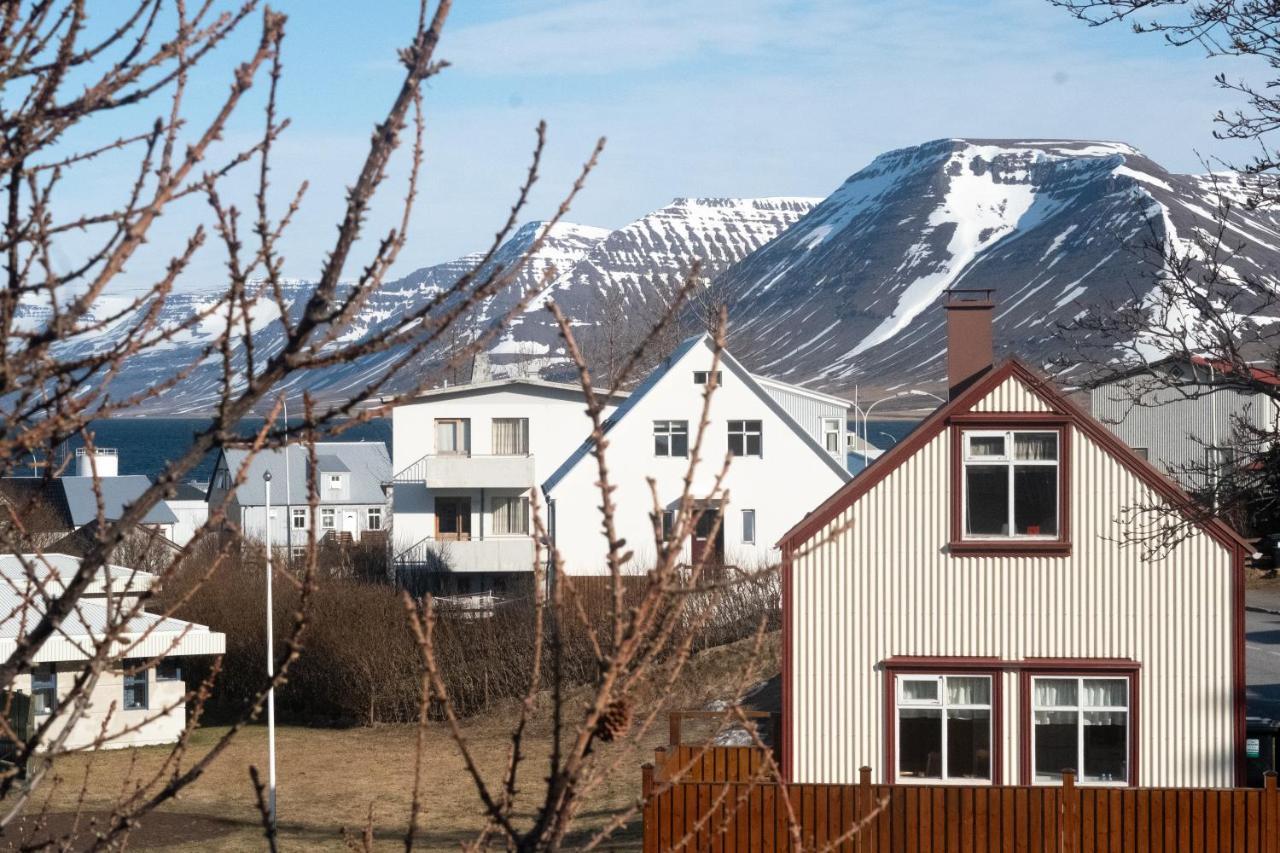 The Guesthouse By The Fjord Thingeyri Экстерьер фото