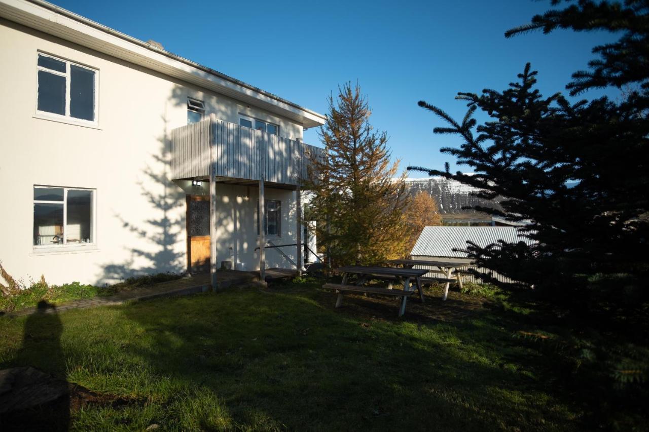 The Guesthouse By The Fjord Thingeyri Экстерьер фото