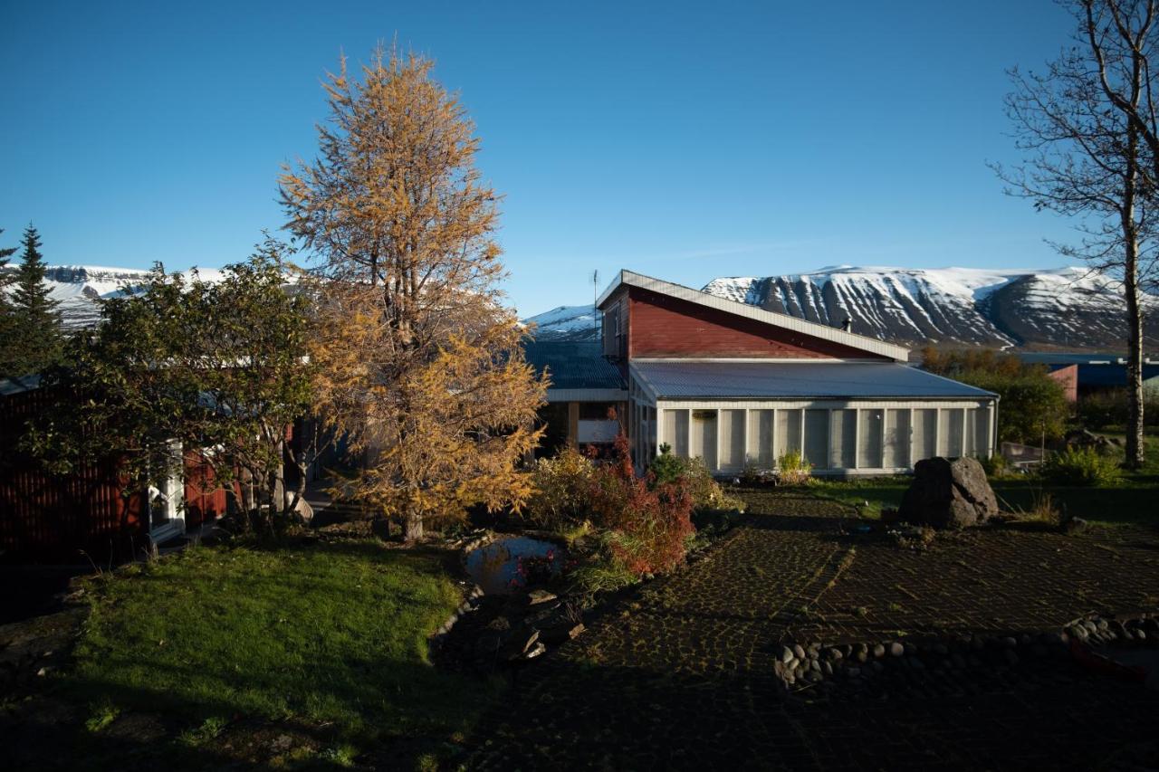 The Guesthouse By The Fjord Thingeyri Экстерьер фото