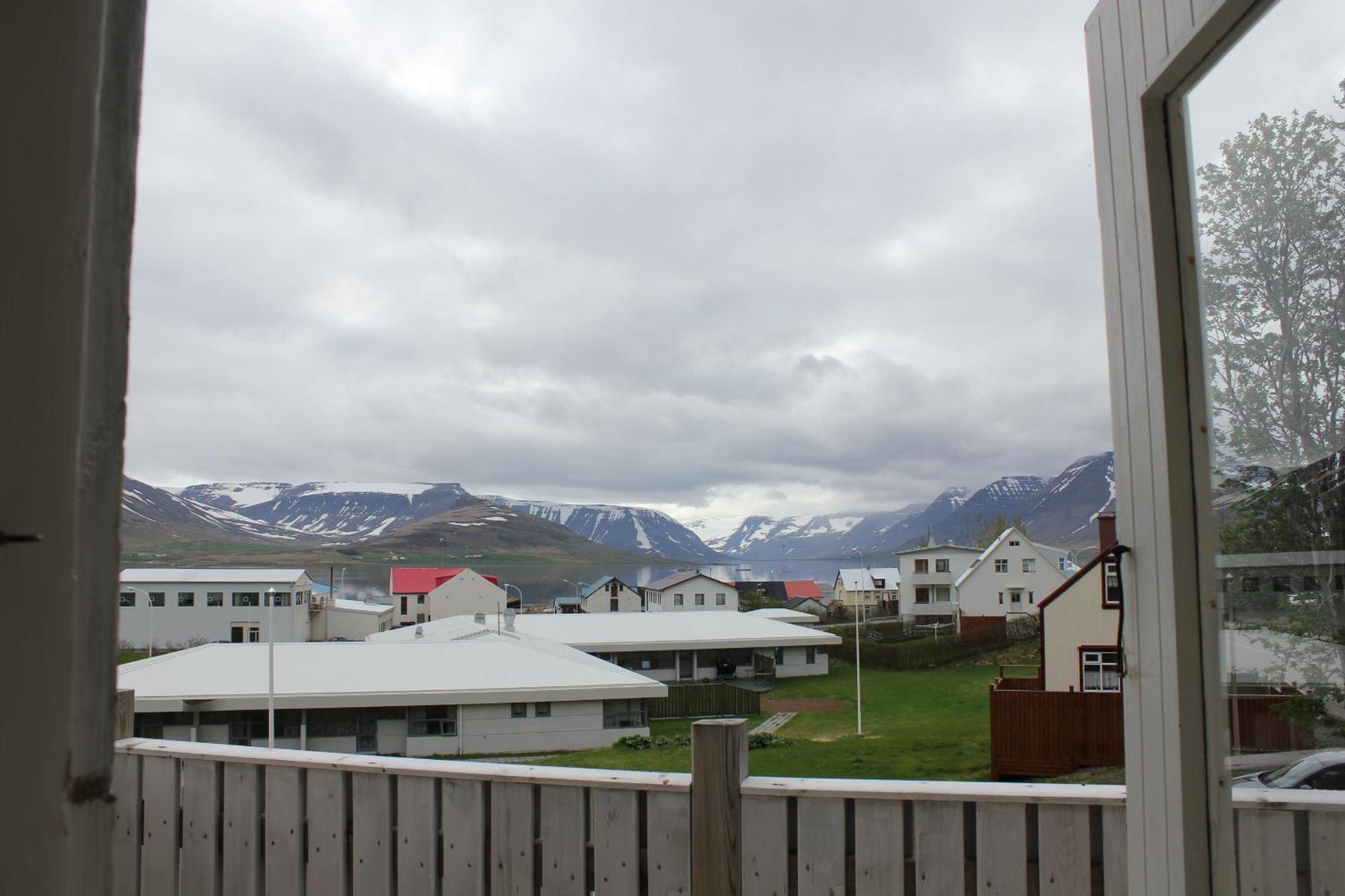 The Guesthouse By The Fjord Thingeyri Номер фото