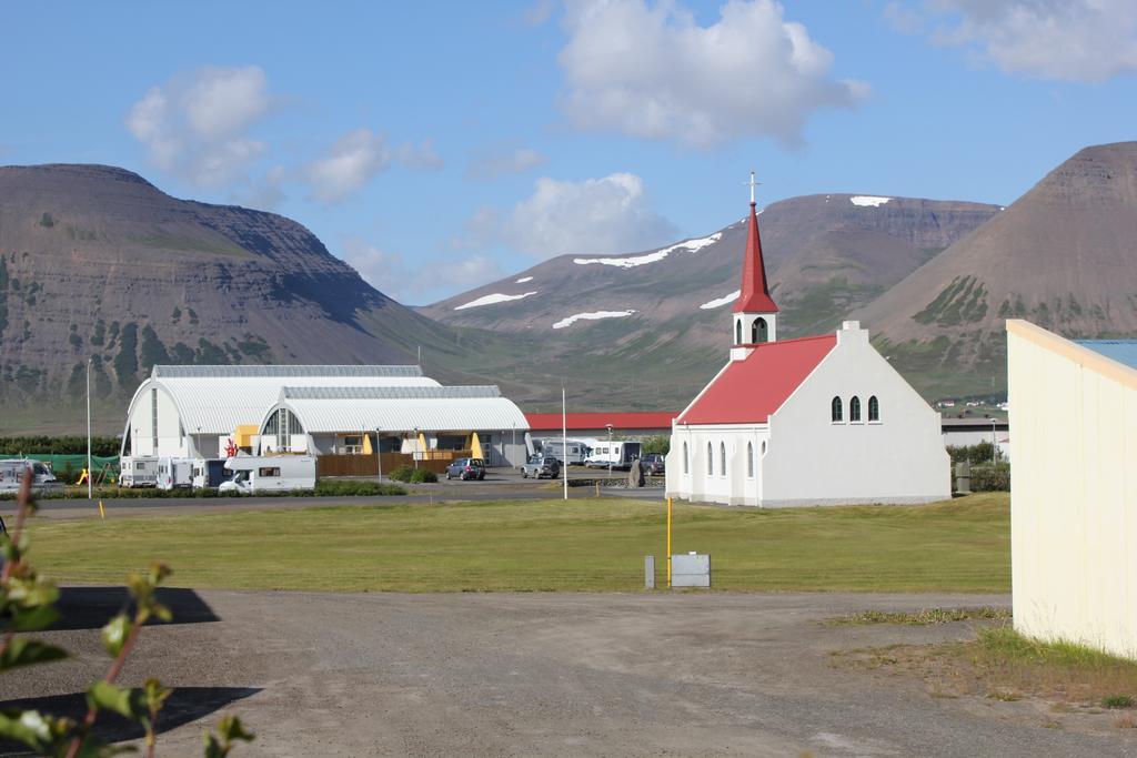 The Guesthouse By The Fjord Thingeyri Экстерьер фото