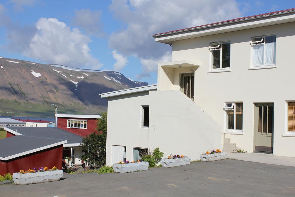 The Guesthouse By The Fjord Thingeyri Экстерьер фото