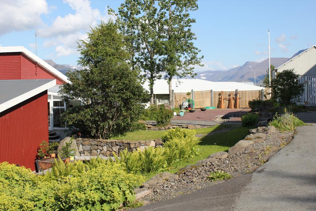 The Guesthouse By The Fjord Thingeyri Экстерьер фото